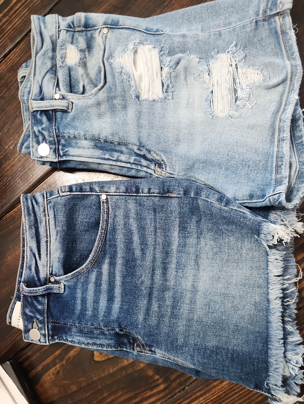 Risen/Wild Oak Boutique Shorts Large